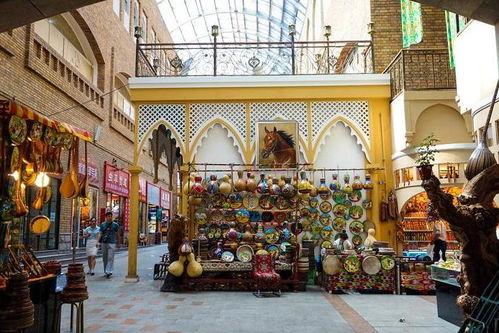 新疆人住宫殿娱乐吃瓜,一场别开生面的生活画卷  第2张